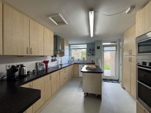 Kitchen/breakfast- click for photo gallery